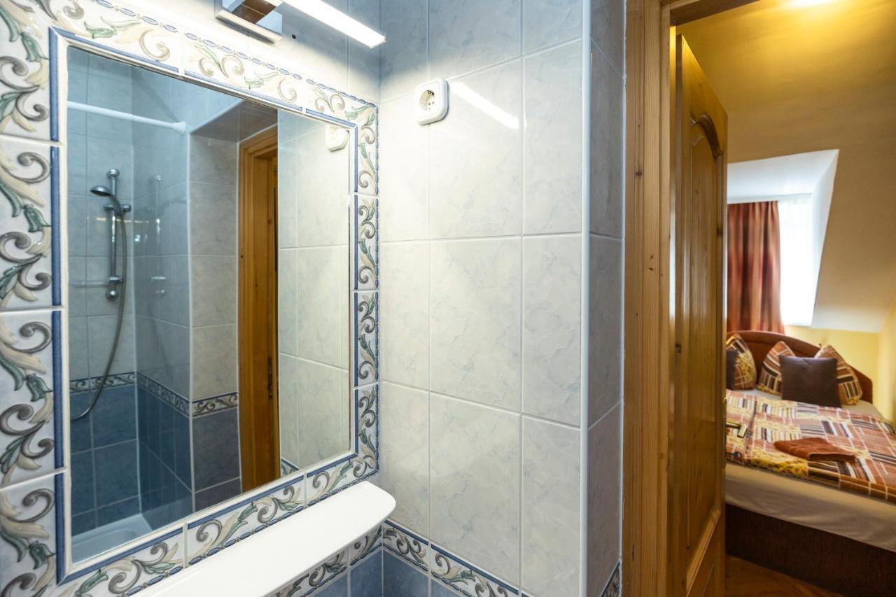 エゲル Cecey Vendeghaz Bed & Breakfast エクステリア 写真