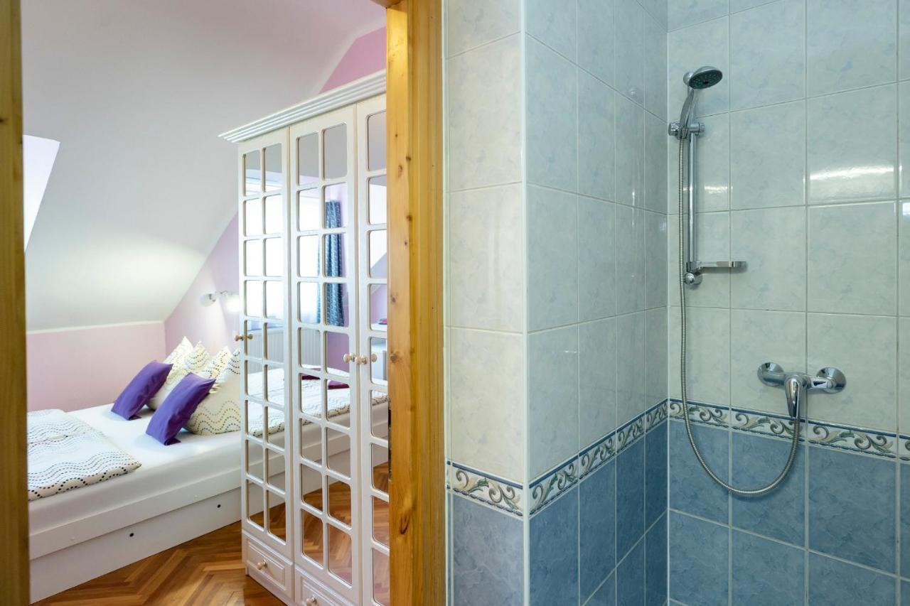 エゲル Cecey Vendeghaz Bed & Breakfast エクステリア 写真